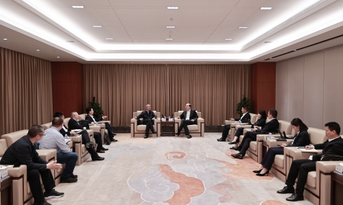 中国农业银行浙江省分行党委委员、副行长屠煜林莅临NG集团调研
